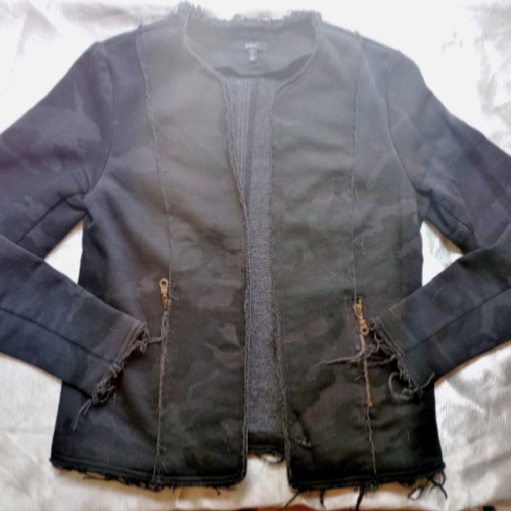 Drew womens black army print open faced jacket sz S frayed hem accents pockets